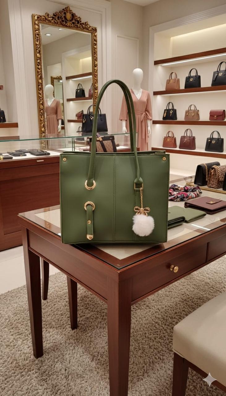 Queen Tote Bag